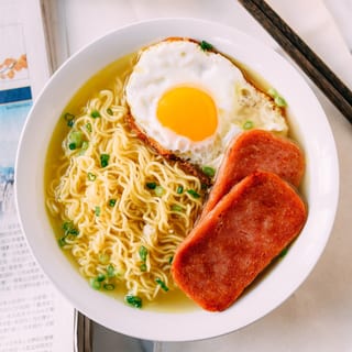 Egg & Spam Noodle Soup 餐蛋湯麵