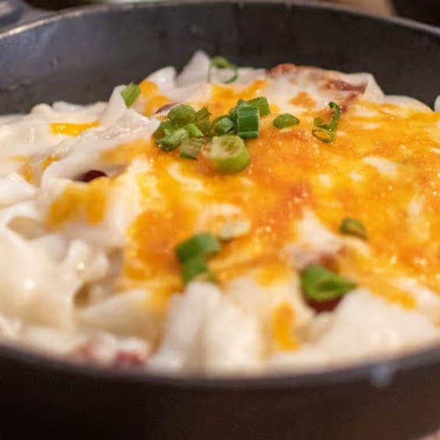 “Mac” & Cheese 焗芝士河粉.
