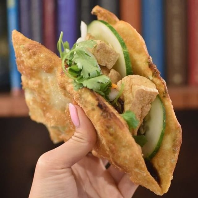 Tofu Chinwich 豆腐葱油餅治.