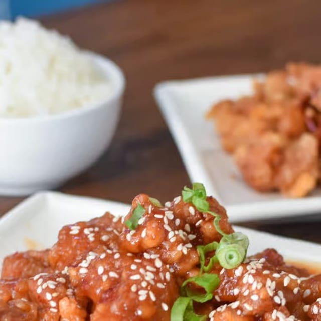 Sriracha Honey Chicken 是拉差蜜糖雞.