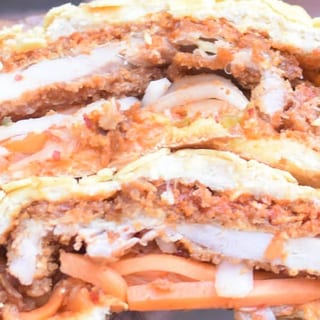 Hong Kong Hot Chicken Katsu BoLoBaowich 辣吉列鷄扒菠蘿包治