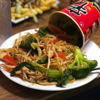 Stir-Fried Shin Ramen 辛辣炒拉麵