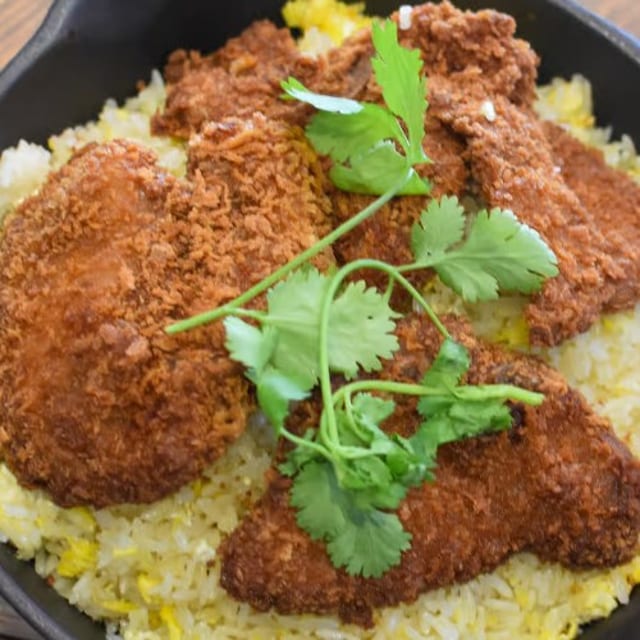 Pork Katsu w/ Fried Rice 吉列豬扒飯.